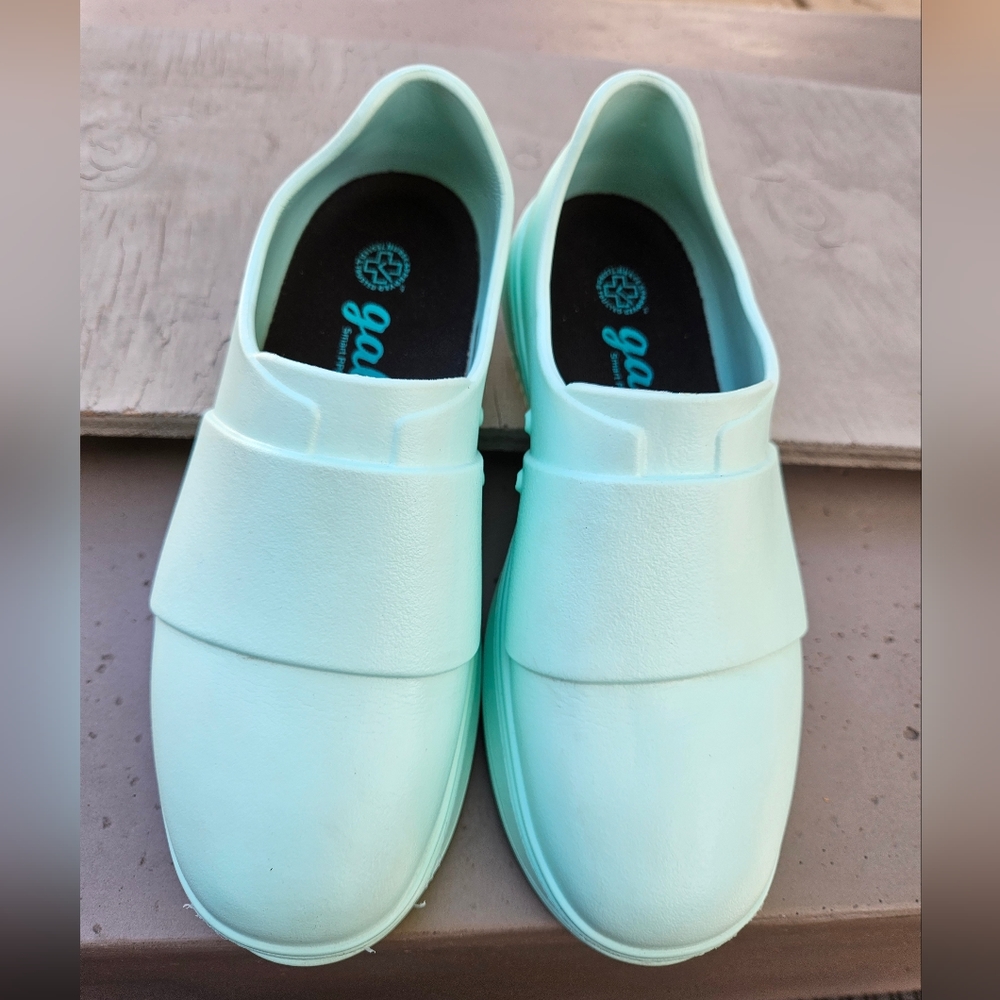 Gales+ frontline work shoes Limited Edition Mint. Women's 7, Men's 5